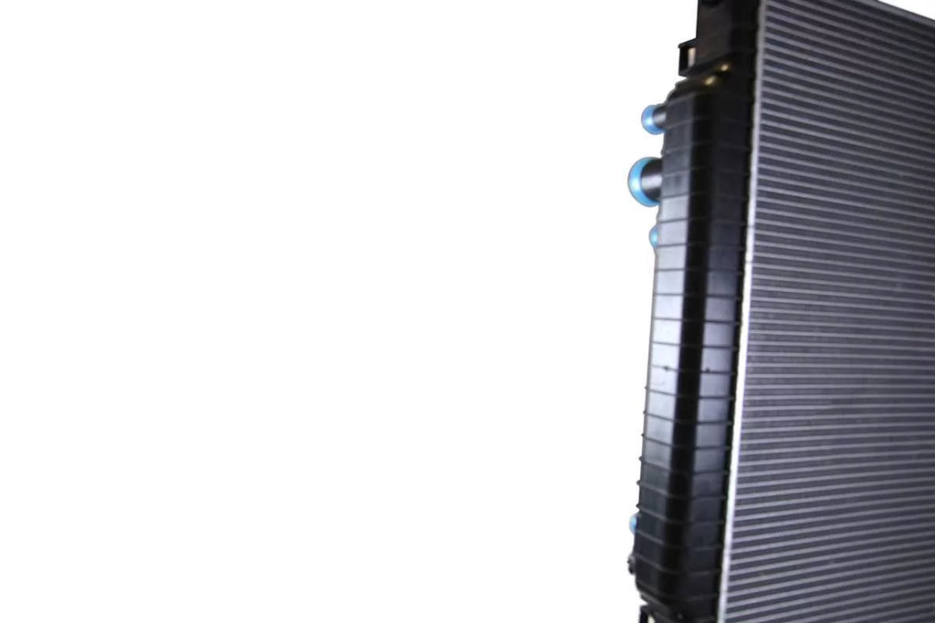 2002 4WD 2000-2005 Excursion 2000 for RK802 F-350 1999 V8 Duty 7.3L AutoShack 2004 F-250 RWD Radiator 2001 6.8L Super 2003 Duty Super Replacement