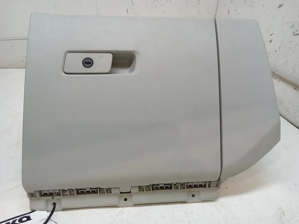 17 (Good) OEM Jeep Renegade Pre-Owned Glove Box