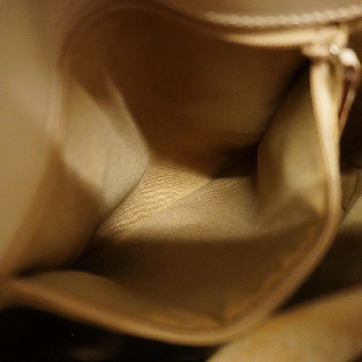 002 Women's Handbag (Good) Pre-Owned Ivory 1079 Canvas Leather GG