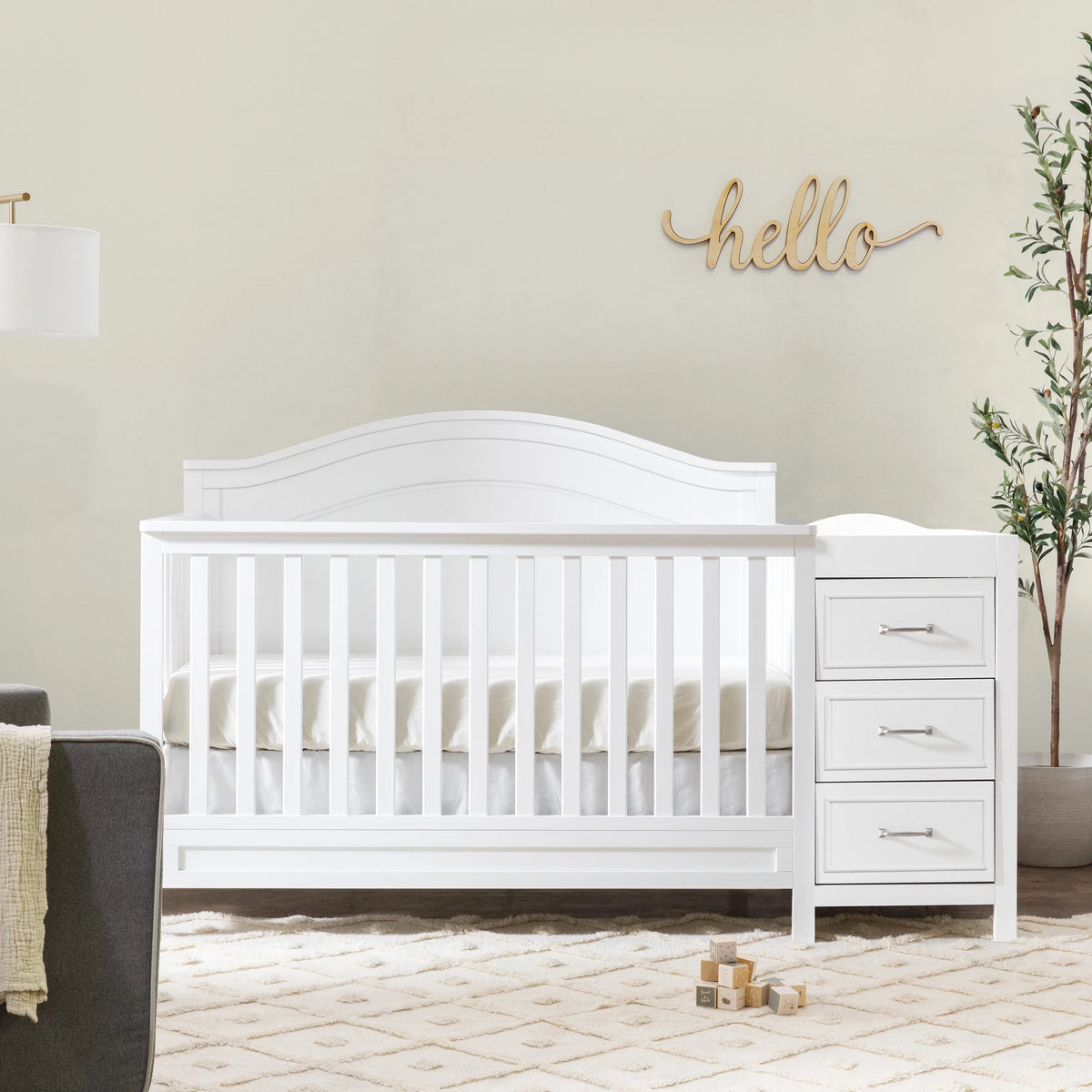 and White 4-in-1 Convertible Combo Charlie Crib in DaVinci Changer