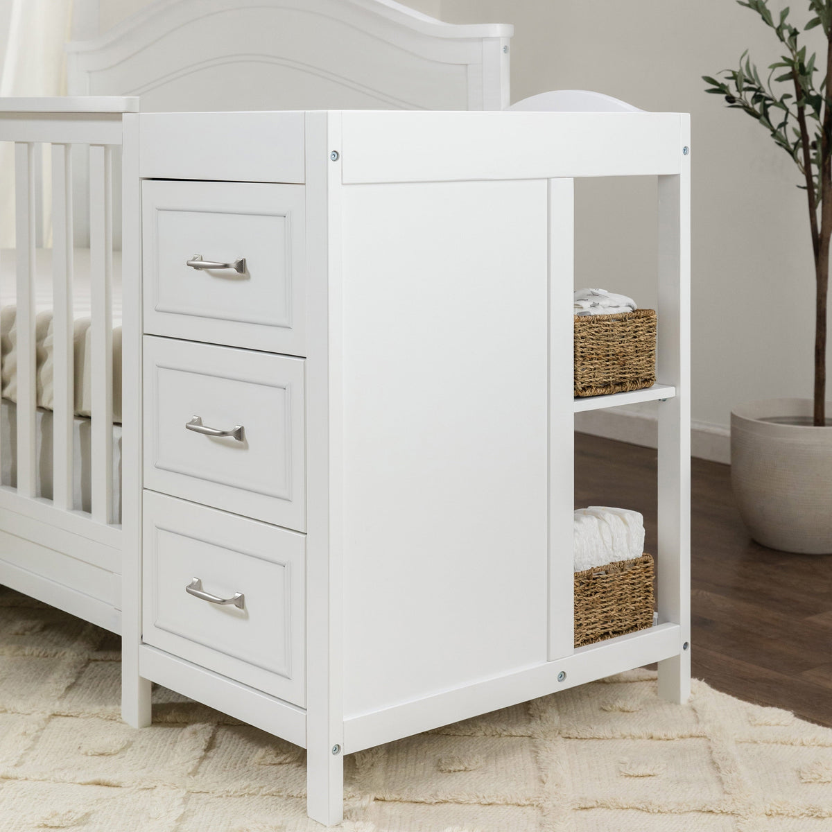 and White 4-in-1 Convertible Combo Charlie Crib in DaVinci Changer
