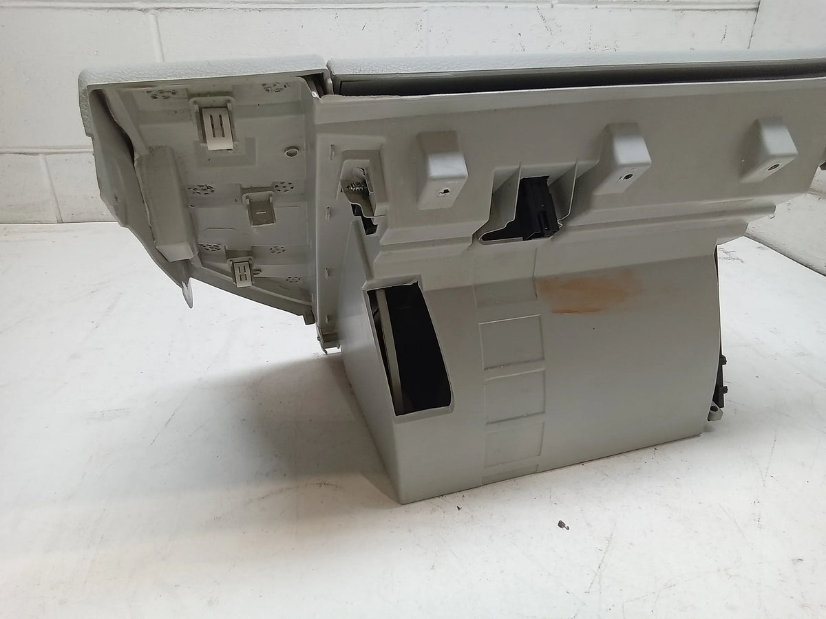 17 (Good) OEM Jeep Renegade Pre-Owned Glove Box