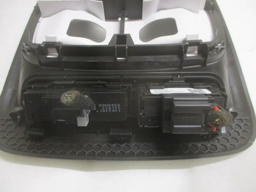 21 22 Overhead Roof Pre-Owned Chevrolet w/Onstar Trailblazer Console & OEM (Good) LKQ Sunroof
