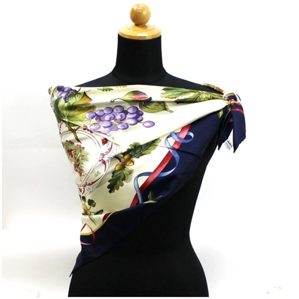 New) large Salvatore dimension muffler scarf Pre-Owned (Like ladies' silk Ferragamo