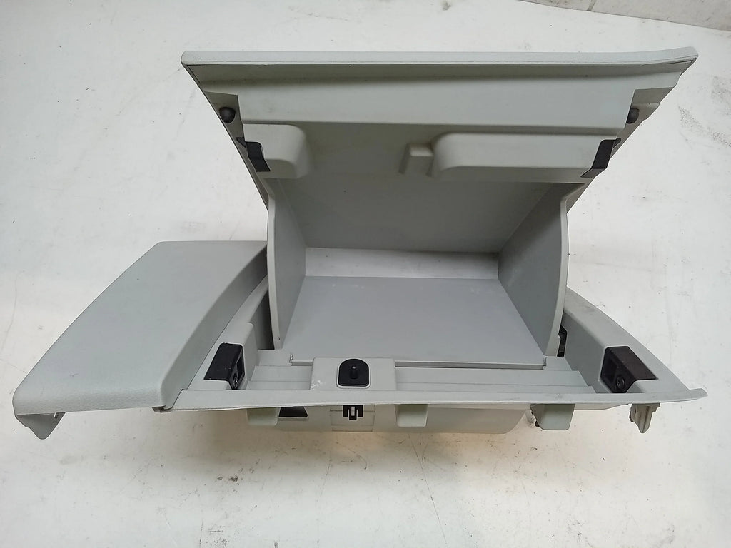 17 (Good) OEM Jeep Renegade Pre-Owned Glove Box