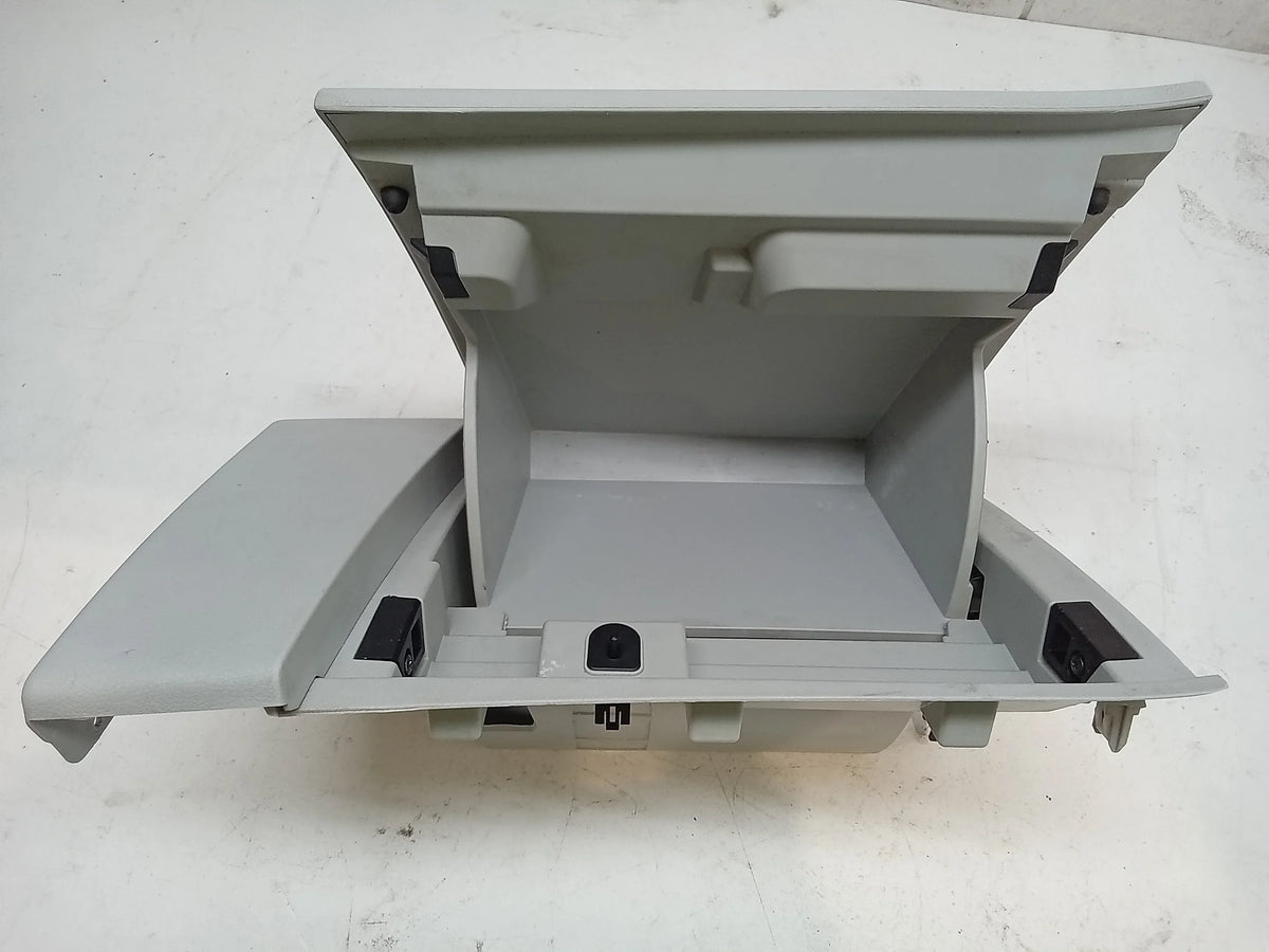 17 (Good) OEM Jeep Renegade Pre-Owned Glove Box