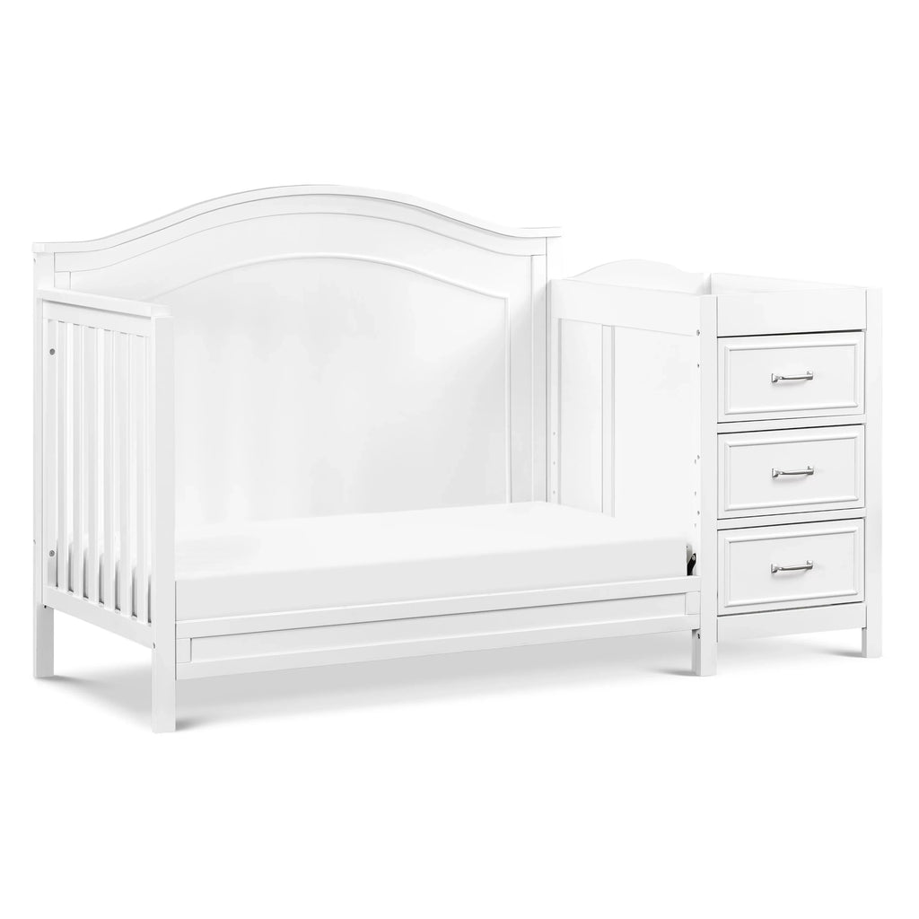 and White 4-in-1 Convertible Combo Charlie Crib in DaVinci Changer
